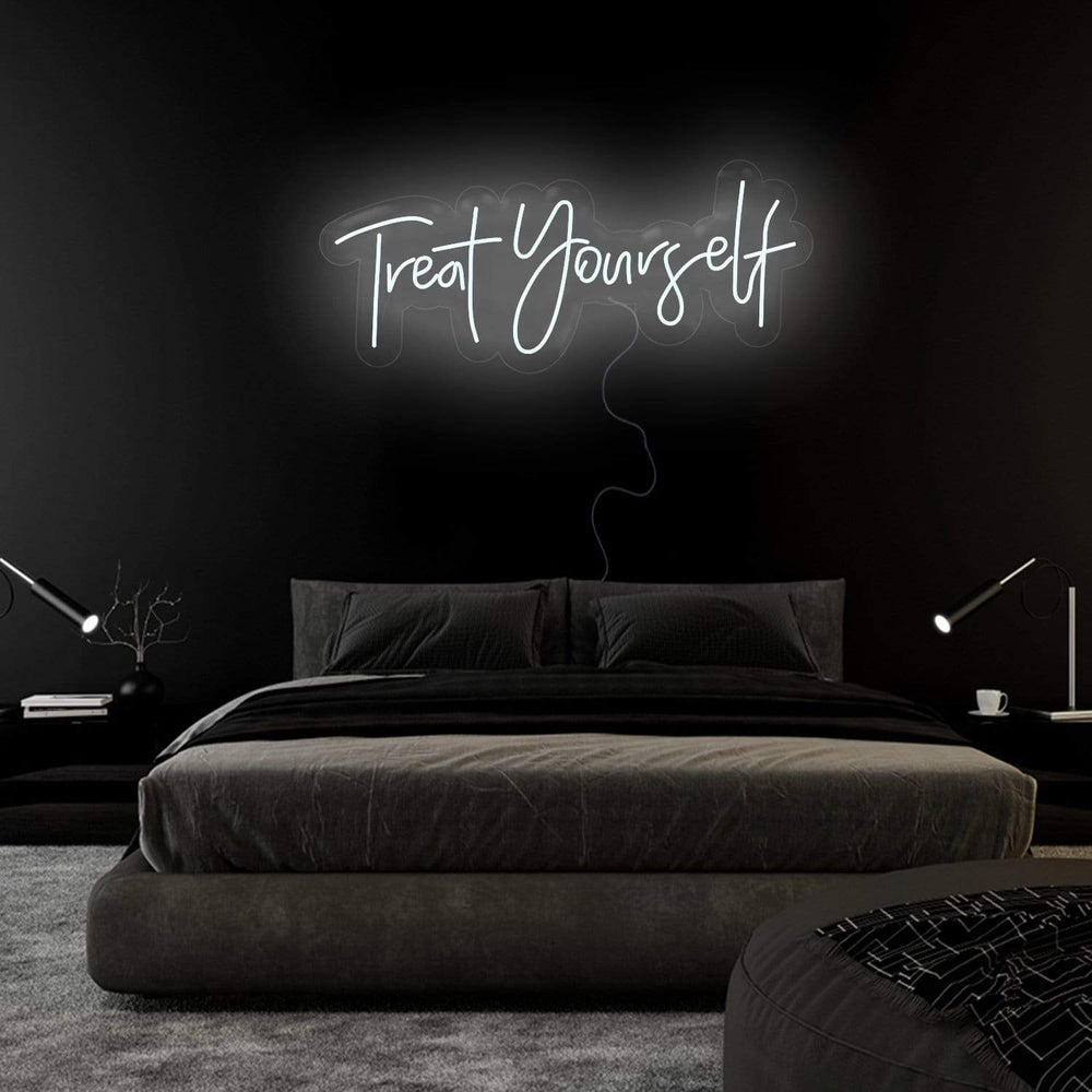 "Treat Yourself" Neon Sign Schriftzug - NEONEVERGLOW