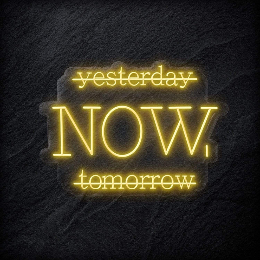 "Yesterday Now" Neon Schriftzug - NEONEVERGLOW