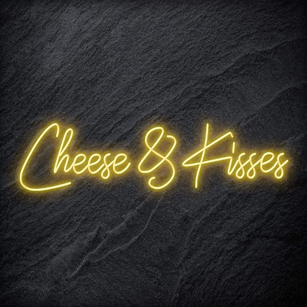 " Cheese & Kisses" Neon Schriftzug - NEONEVERGLOW
