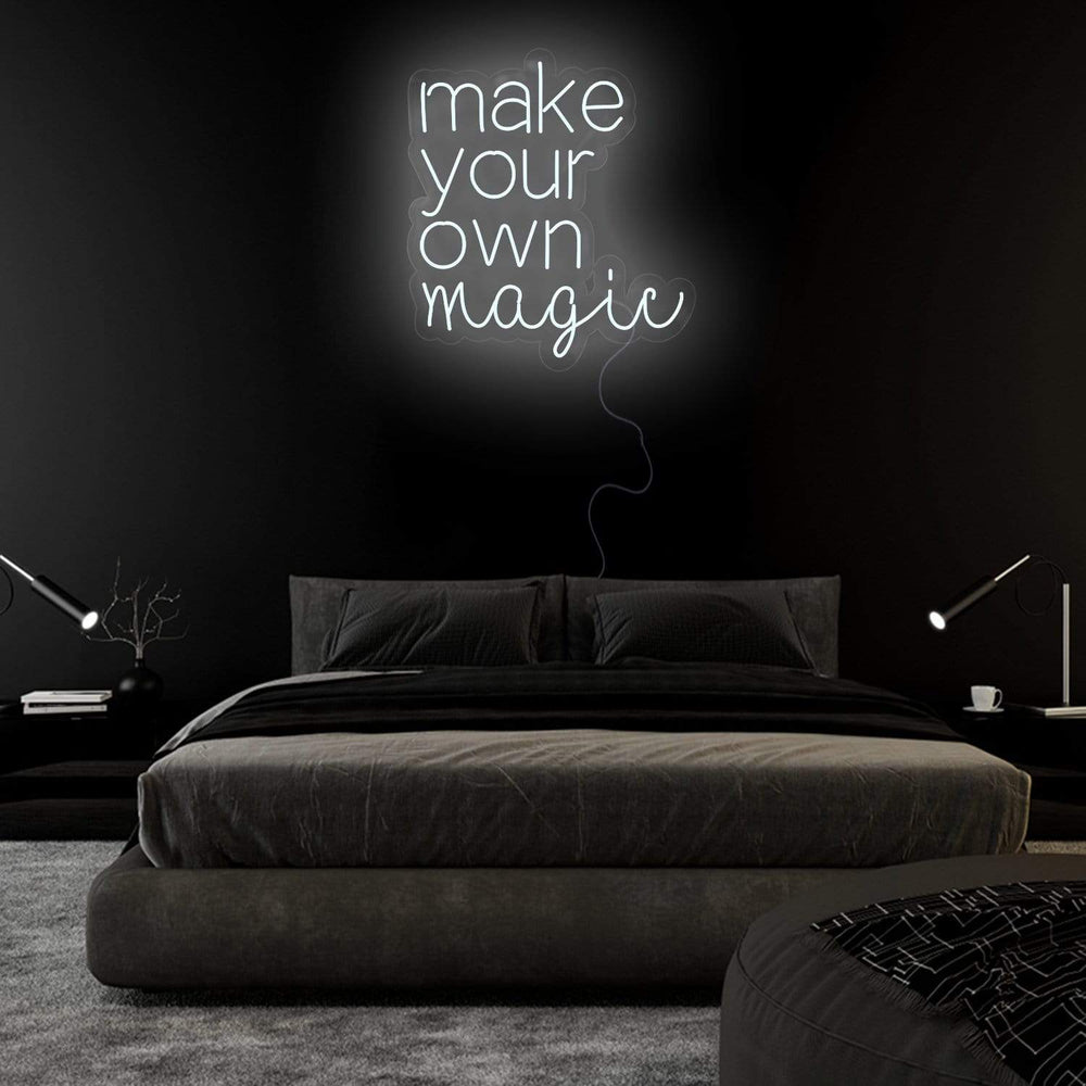 "Make Your Own Magic" Neon Sign Schriftzug - NEONEVERGLOW