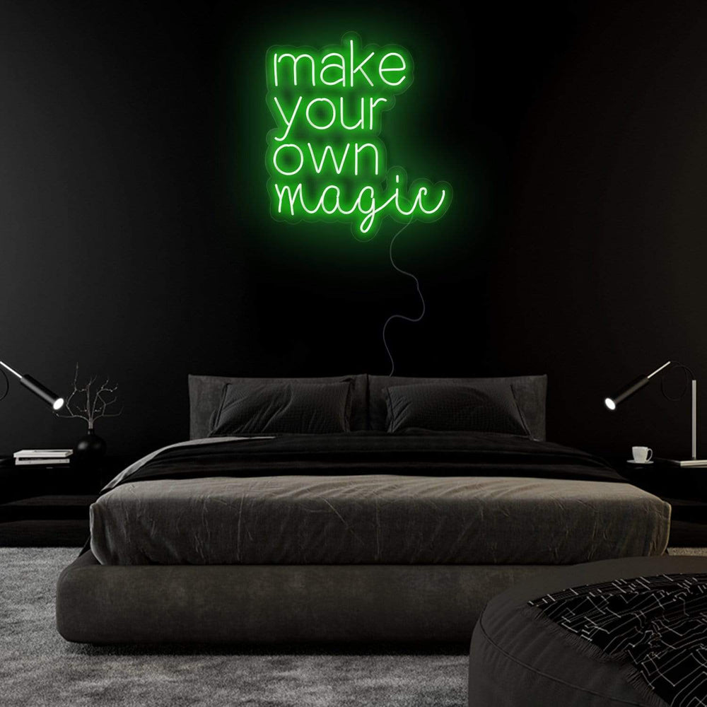 "Make Your Own Magic" Neon Sign Schriftzug - NEONEVERGLOW