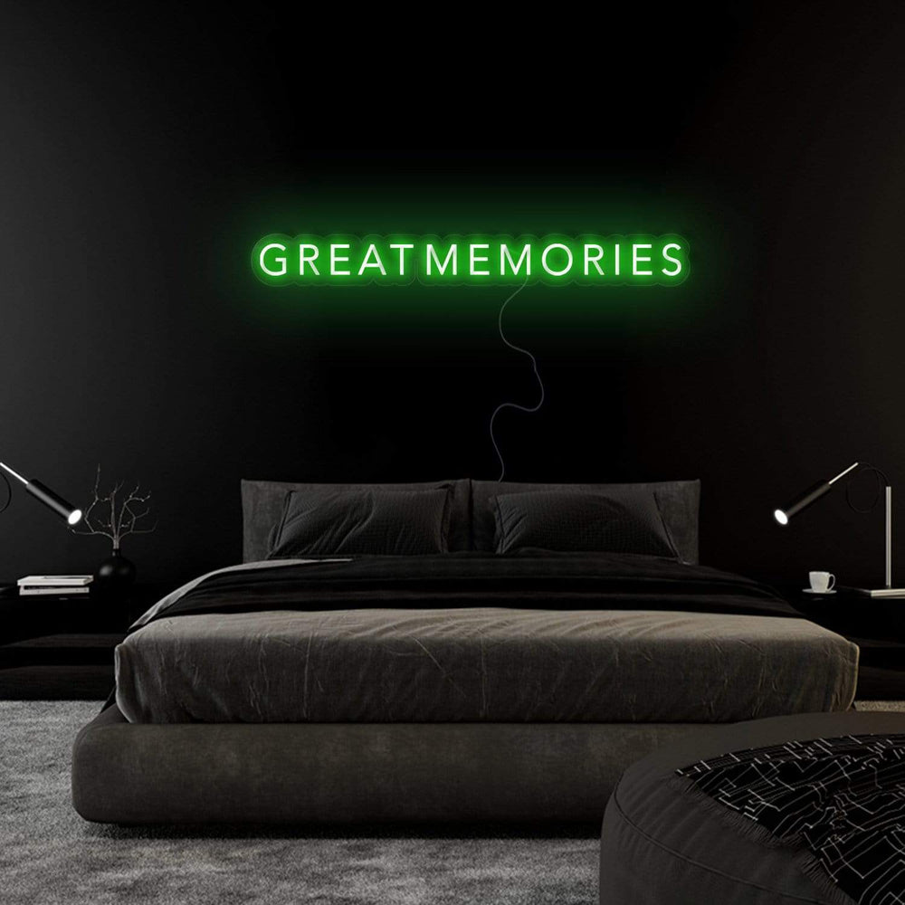 "Great Memories" Neon Sign Schriftzug - NEONEVERGLOW