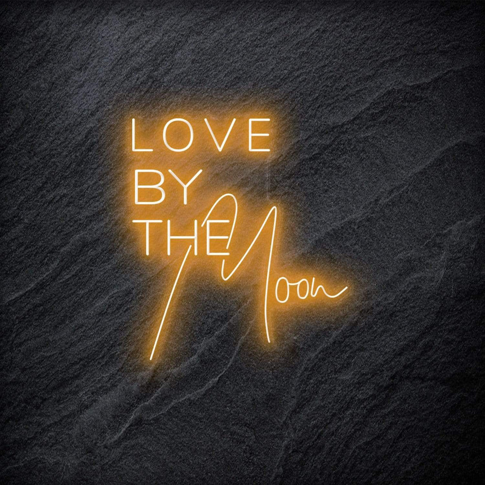 "Love by The Moon" Neon Schriftzug - NEONEVERGLOW