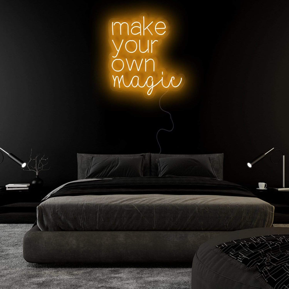 "Make Your Own Magic" Neon Sign Schriftzug - NEONEVERGLOW