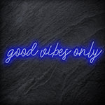 "Good Vibes Only" LED Neon Schriftzug - NEONEVERGLOW