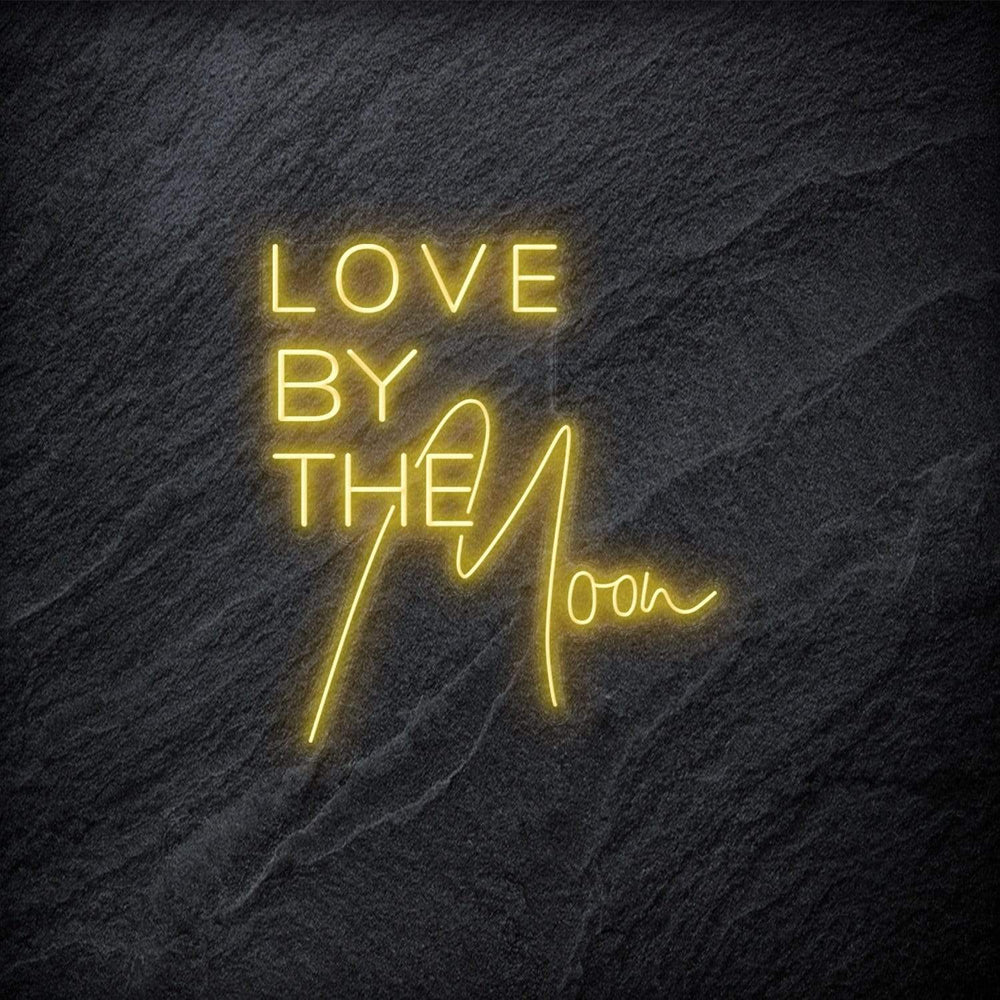 "Love by The Moon" Neon Schriftzug - NEONEVERGLOW