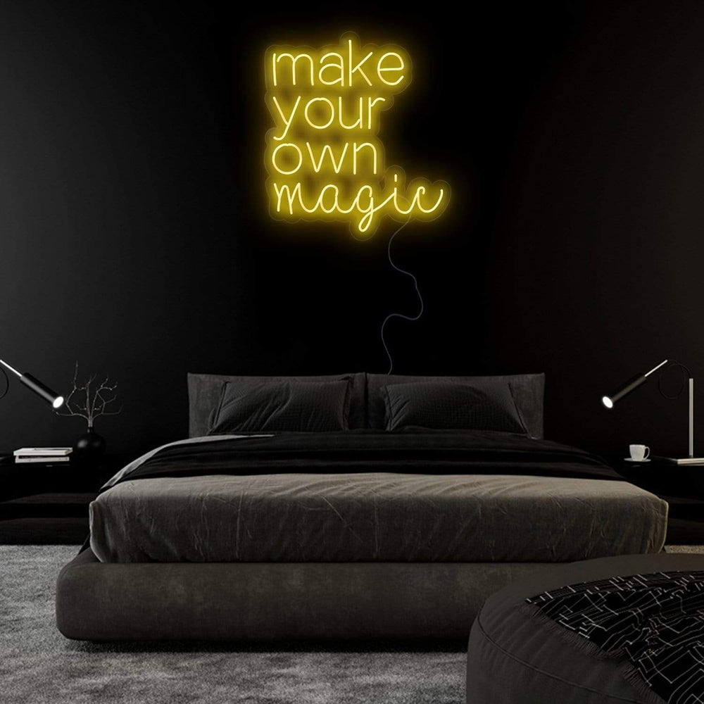 "Make Your Own Magic" Neon Sign Schriftzug - NEONEVERGLOW